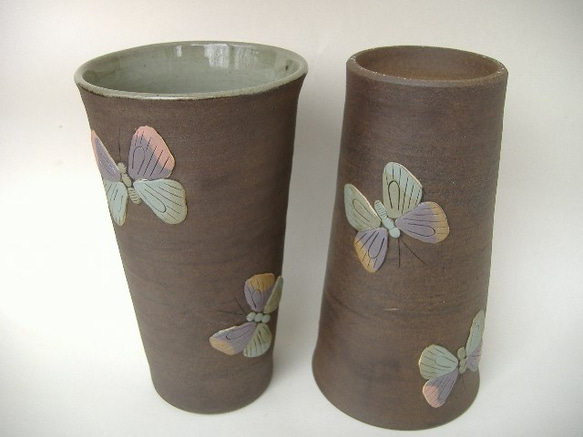 蝶のレリーフカップ 2枚目の画像