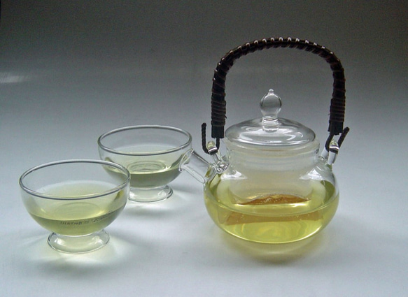 日本茶用ガラスの急須。取手は籐づる天然素材。WKU-25 2枚目の画像