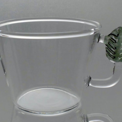 クラフト・ユーの耐熱ガラス　ティーポット。葉っぱをモチーフにした可愛いデザインとキラキララスター彩。QPW-10LF 4枚目の画像