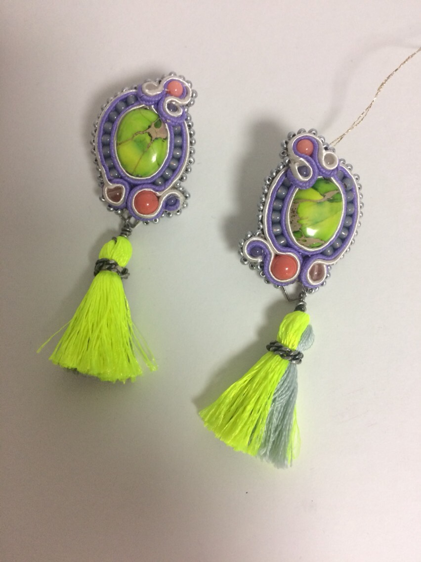 Pierced earrings (titanium)