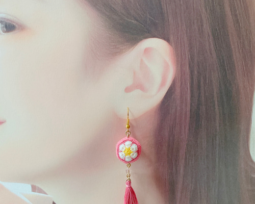 ミシン糸のタッセルピアス(配色オーダー) ピアス（フック・チェーン