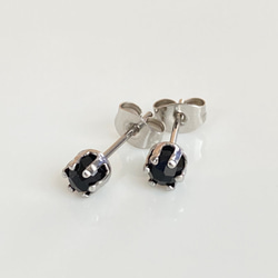 もさ◆希少✧グアテマラ翡翠×ブルーダイヤモンドピアス✧透かし彫り もさ◇希少✧グアテマラ翡翠×ブルーダイヤモンドピアス✧透かし