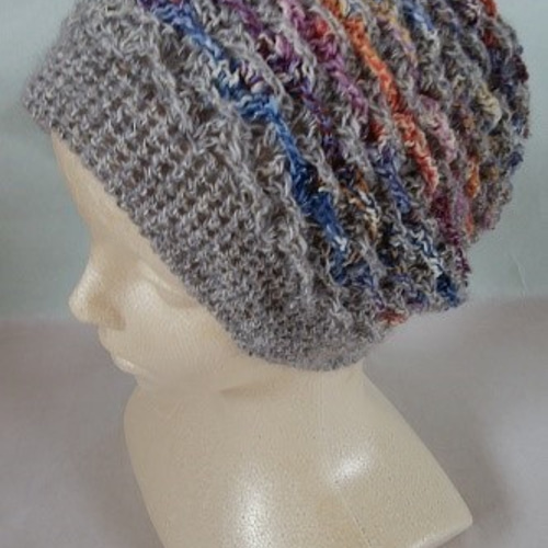 値下げいたしました～～！ かぎ針で編んだ、ストライプ帽子！ ニット帽