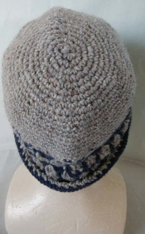 ダイヤ/二コルの糸で、かぎ針で編ん、/編み込み模様の帽子。 5枚目の画像