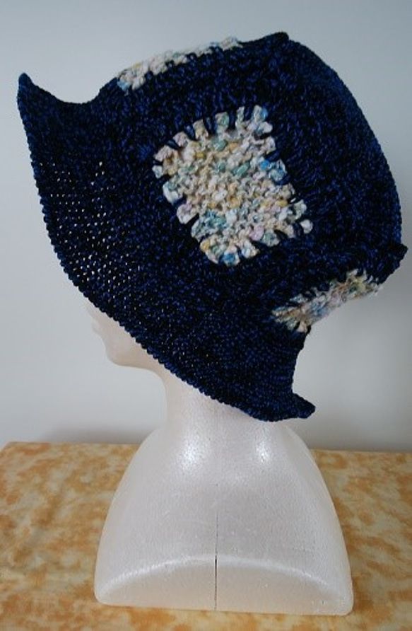 （スピード発送）メリヤス編みのモチーフをパッチワーク風に繋いで編んだ、夏用帽子！(Ｂ） 1枚目の画像