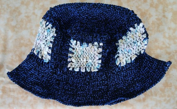 （スピード発送）メリヤス編みのモチーフをパッチワーク風に繋いで編んだ、夏用帽子！(Ｂ） 10枚目の画像