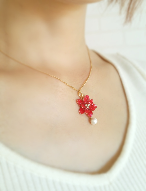 Poinsettia princess necklace 2枚目の画像