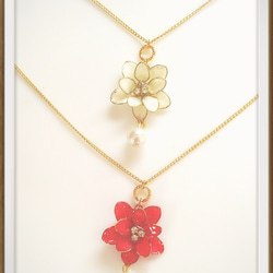 Poinsettia princess necklace 3枚目の画像