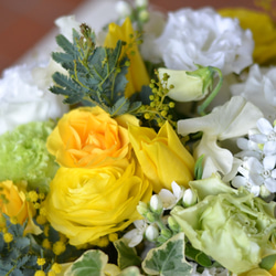 お誕生日に♬ BIRTHDAY FLOWER【生花】おまかせアレンジメントとバースデーリングのプレゼント 3枚目の画像