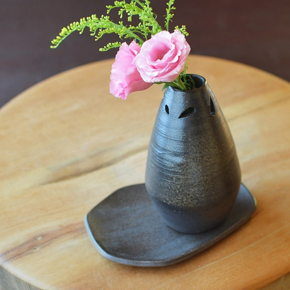 【Creema限定福袋】黑色陶瓷花瓶（水印紋章）&amp;變形盤 第6張的照片