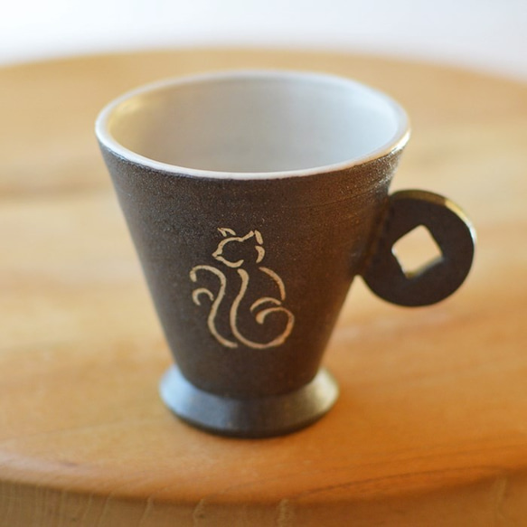 【Creema福袋】コーヒーカップ（猫）＆ソーサー（変形皿） 2枚目の画像