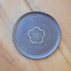 櫻花圖案圓盤/黑色，烤陶瓷（可用於微波爐、烤箱、洗碗機） 第2張的照片