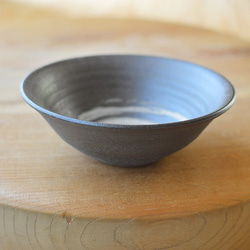 【Creema限定】三島鉢（中）／黒・焼き〆陶器（レンジ、オーブン、食洗機ＯＫ） 3枚目の画像