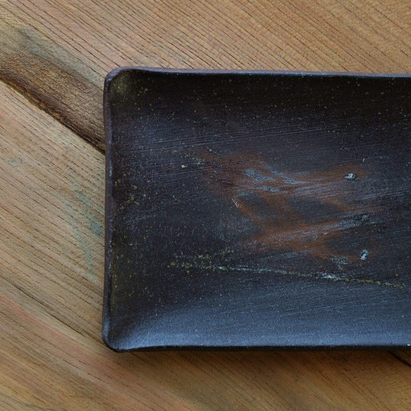 長盤/黑色烤陶瓷（可用於微波爐、烤箱和洗碗機） 第3張的照片