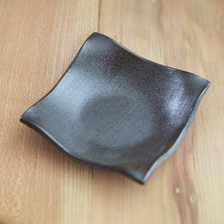 方形深盤（小）/黑色烤陶瓷（可用於微波爐、烤箱、洗碗機） 第2張的照片