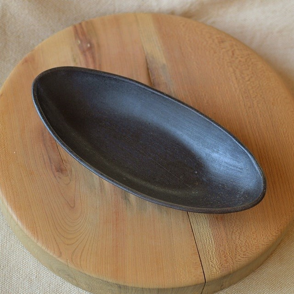 バスケット（小）／グラタン皿にも！　黒・焼き〆陶器（レンジ、オーブン、食洗機ＯＫ） 2枚目の画像