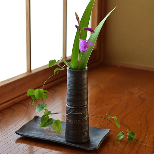 一輪挿し（竹）／黒・焼き〆陶器 一輪挿し・花瓶・花器 料理を