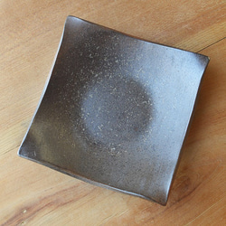 角深皿（大）／黒・焼き〆陶器（レンジ、オーブン、食洗機対応） 8枚目の画像