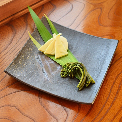 自然釉】角皿/ 黒・焼き〆陶器(レンジ、オーブン、食洗機対応 自然釉】角皿/ 黒・焼き〆陶器(レンジ、オーブン、食洗機対応