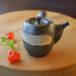 急須（長）／黒・焼き〆陶器（レンジ、オーブン、食洗機対応） 1枚目の画像
