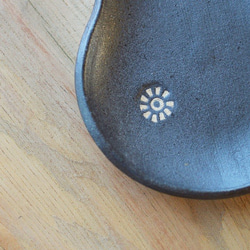 葫蘆形小盤/黑色烘焙陶瓷（可用於微波爐、烤箱、洗碗機） 第3張的照片