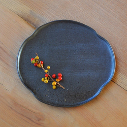 パン皿（小）／黒・焼き〆陶器（レンジ、オーブン、食洗機ＯＫ） 2枚目の画像