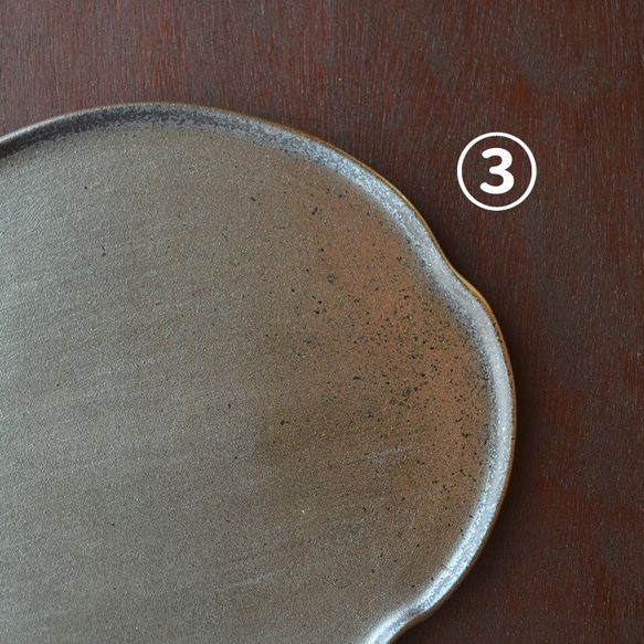 緋色のパン皿（大）／黒・焼き〆陶器（レンジ、オーブン、食洗機ＯＫ） 7枚目の画像
