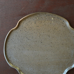 緋色のパン皿（小）／黒・焼き〆陶器（レンジ、オーブン、食洗機ＯＫ） 3枚目の画像