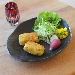 浅鉢（大）／黒・焼き〆陶器（レンジ、オーブン、食洗機ＯＫ） 1枚目の画像