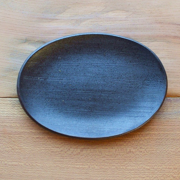 【Creema福袋】黒陶一輪挿し（まる）＆ 楕円皿 3枚目の画像