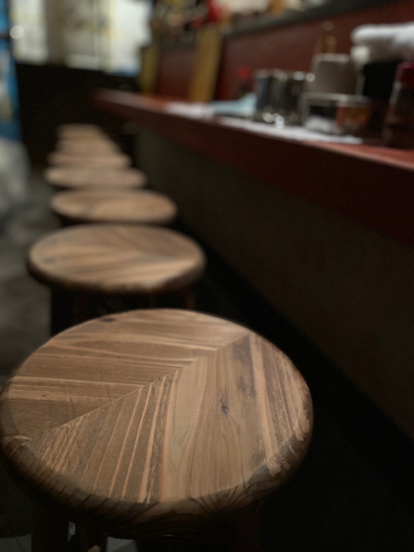 【サイズオーダー可能】優しい座り心地のレトロライトスツール 無垢材　キッチンスツール 7枚目の画像