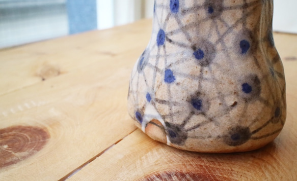 メーカー3rdfloor |手作りの陶器青い小さな花の三階です 2枚目の画像