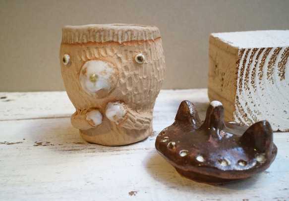 3rdfloorメーカー|帽子を身に着けている手作りの陶器のクマ（キツネの耳）スパイス瓶/グローブカップ 3枚目の画像