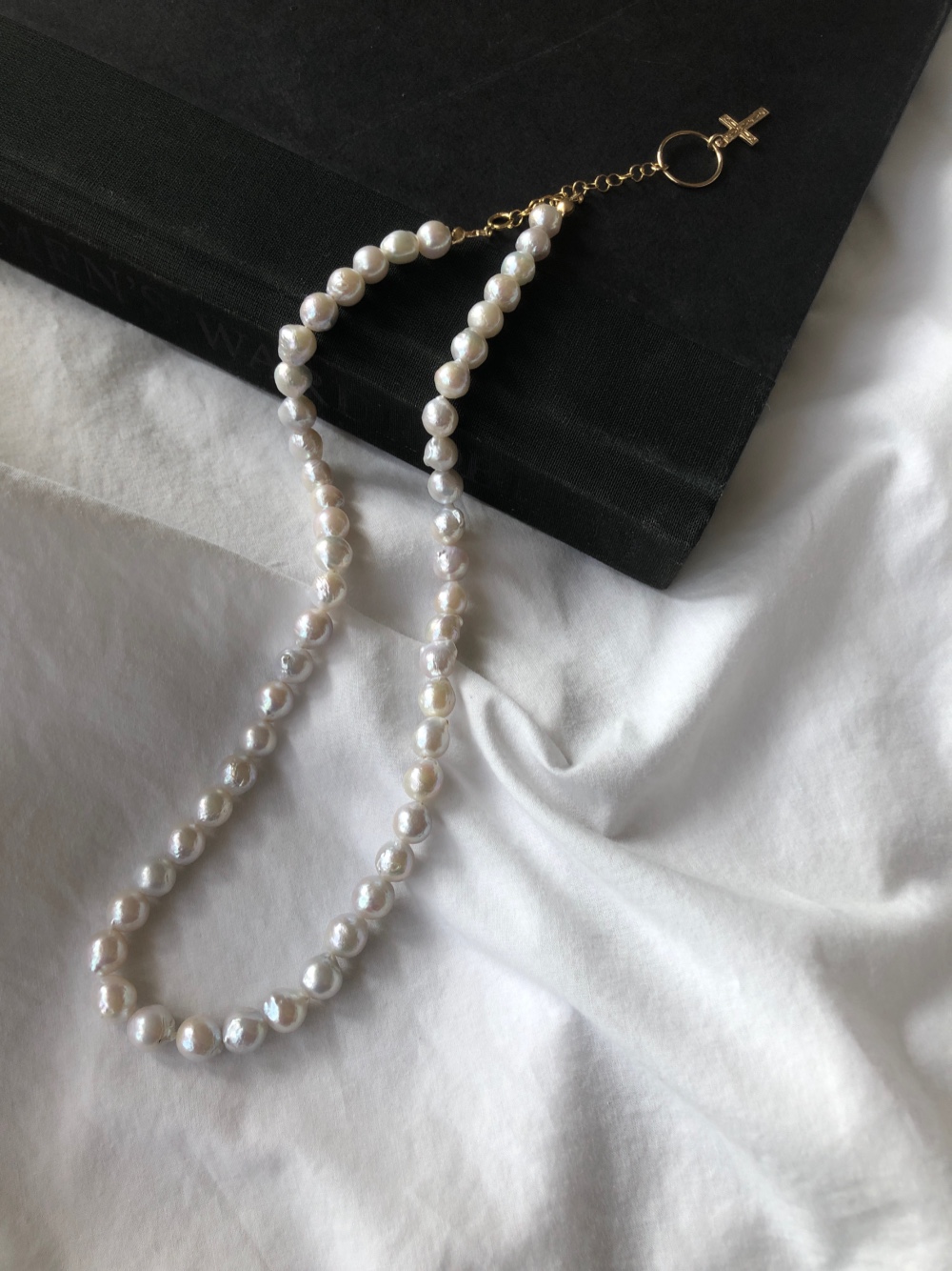 シルバーホワイト淡水パール&クロスネックレス