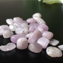 【再銷售】【帶孔】10g天然石材Kunzite Saguring Stone 6〜10㎜ 第1張的照片