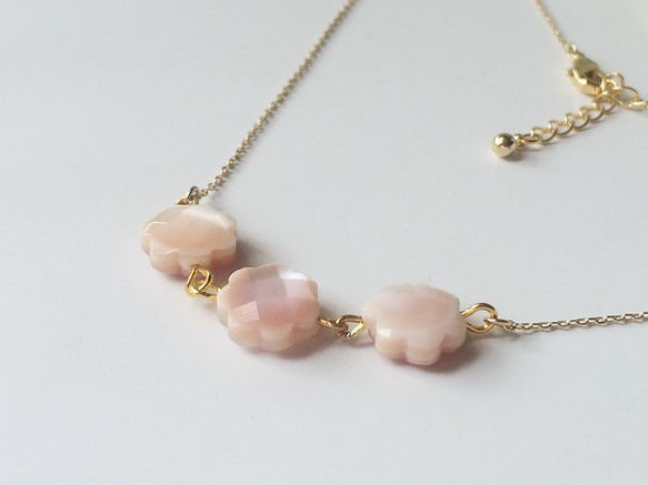 櫻桃色花母珍珠項鍊和耳環/耳環 第2張的照片