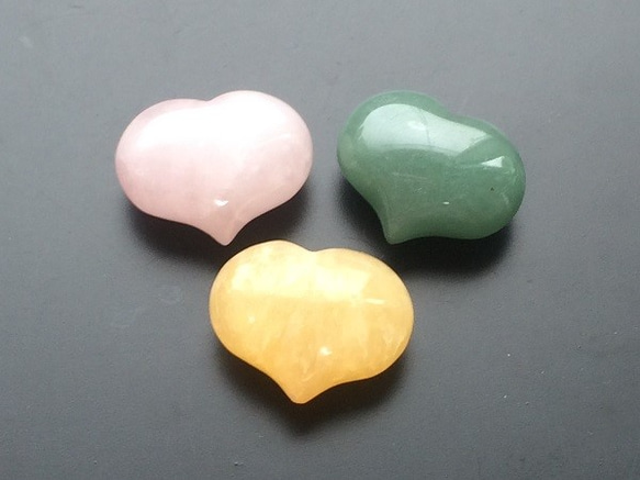 文石的心臟使天然石的存在感覺直立護身符滾滾 第4張的照片