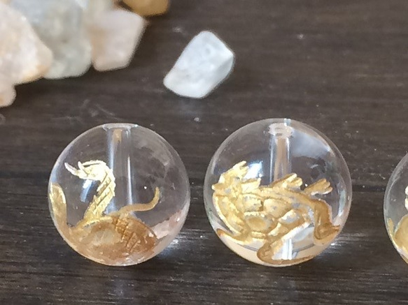10毫米球Yonkamijuu金塗層雕刻晶體8條 第3張的照片