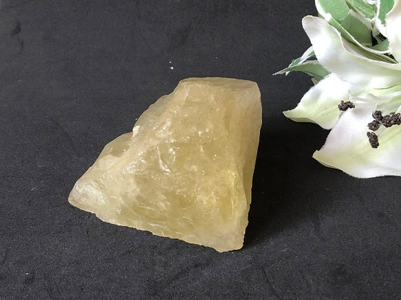 【銷售】檸檬色黃水晶岩 第1張的照片