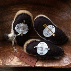 羊毛フェルト メンフクロウのブローチ(teo ) 5枚目の画像