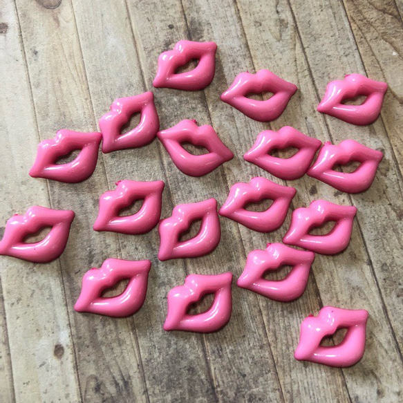 Society6 ケース◆唇型,くちびる,リップ,Lips,xoxo◆特集160品 ピンク プラスチック リップ 唇 30個セット デコパーツ ギルド