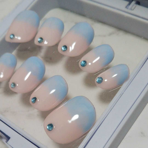 ジェルネイルチップ ミルキーピンク&ミルキーブルー グラデーション  