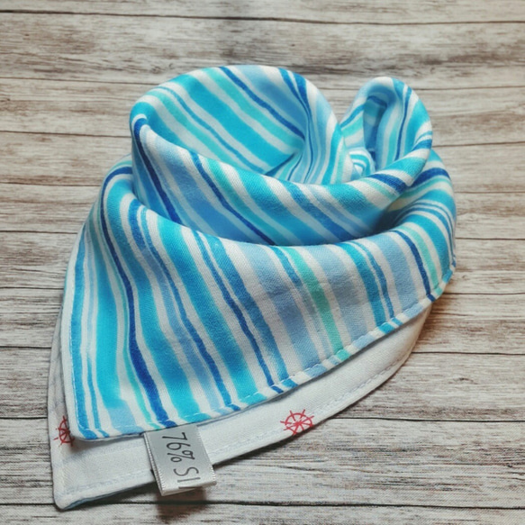 寶寶領巾－藍色彩線 第1張的照片