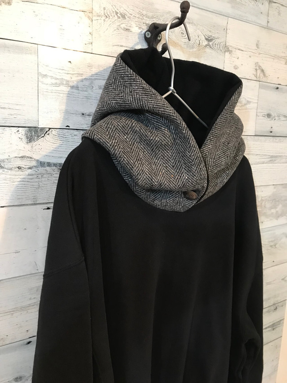 ブラックパファージャケット グレーのフード付き Phenix ウインド