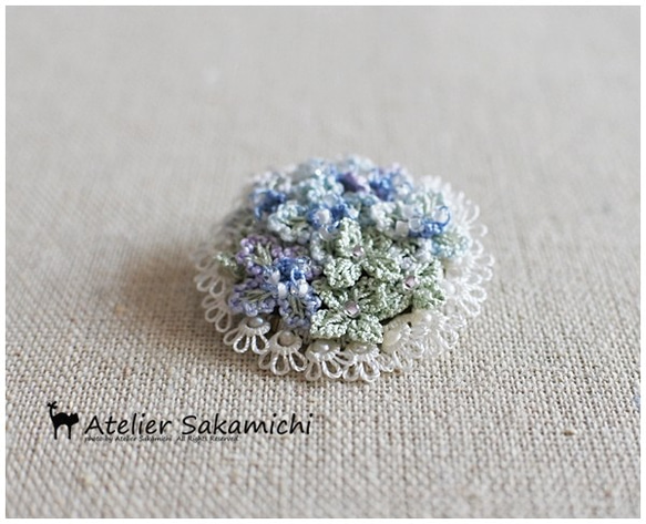 紫陽花のブローチ　ブルー系 7枚目の画像