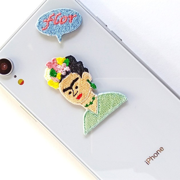 ●フリーダ・カーロ●Frida Kahlo●２WAY 刺繍デコレーションステッカー＆アイロンワッペン アップリケ スマホ 1枚目の画像
