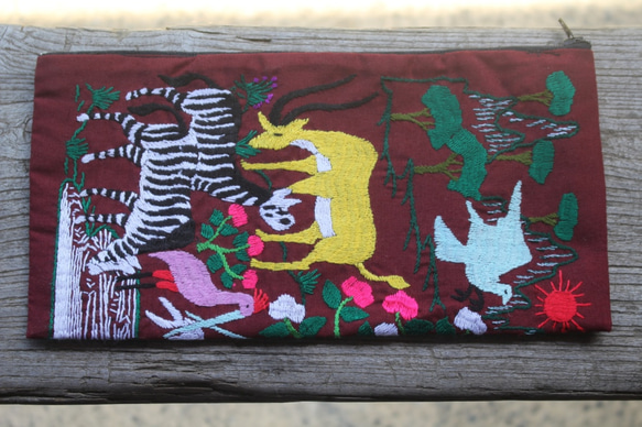ラオス・モン族の刺繍ポーチ　大 2枚目の画像