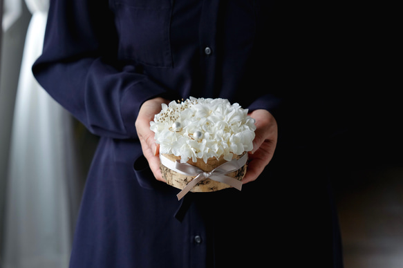 【ゼクシィ掲載品】リボンが選べる＊白樺ケーキのアジサイリングピロー／かすみ草ゴールド 10枚目の画像