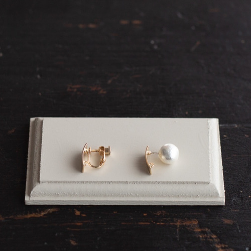 綾なし花＊かすみ草タッセル《ゴールド×ホワイト》イヤリング／ピアス 