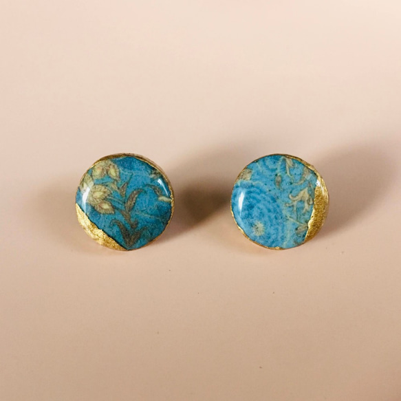 金継ぎ x Kashmir Hand Paint ピアス　イヤリング（Gold x Blue Round） 2枚目の画像